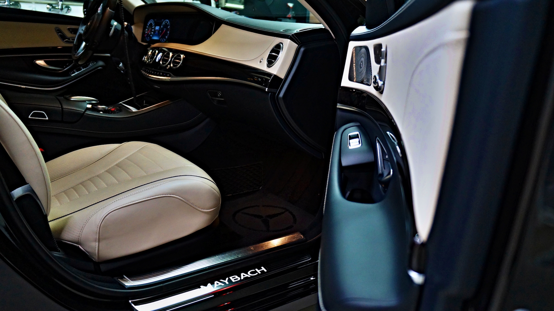 Mercedes-Maybach S560